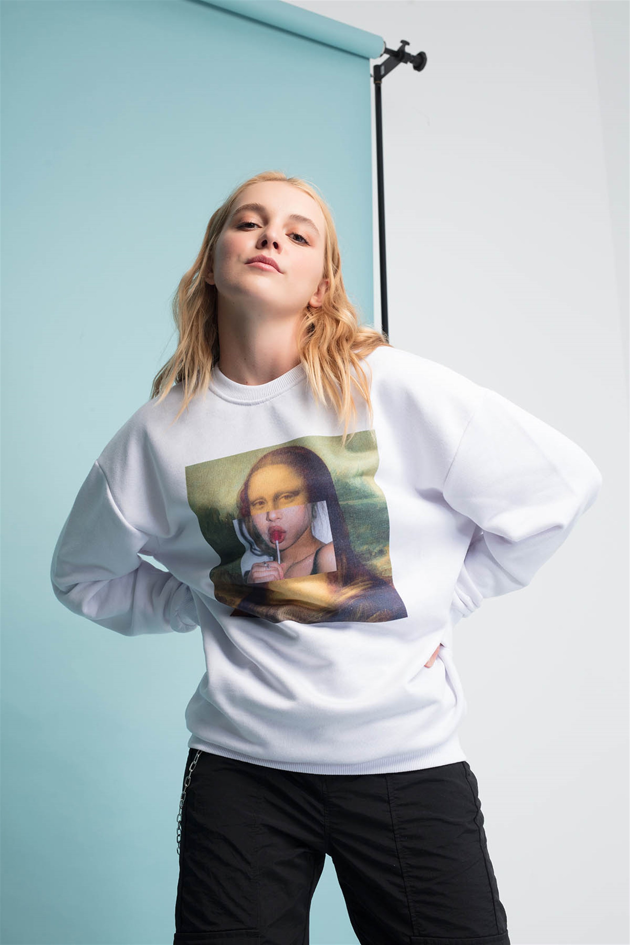 Trendiz Lolita Lisa Yuvarlak Yaka Sweatshirt Beyaz 111126