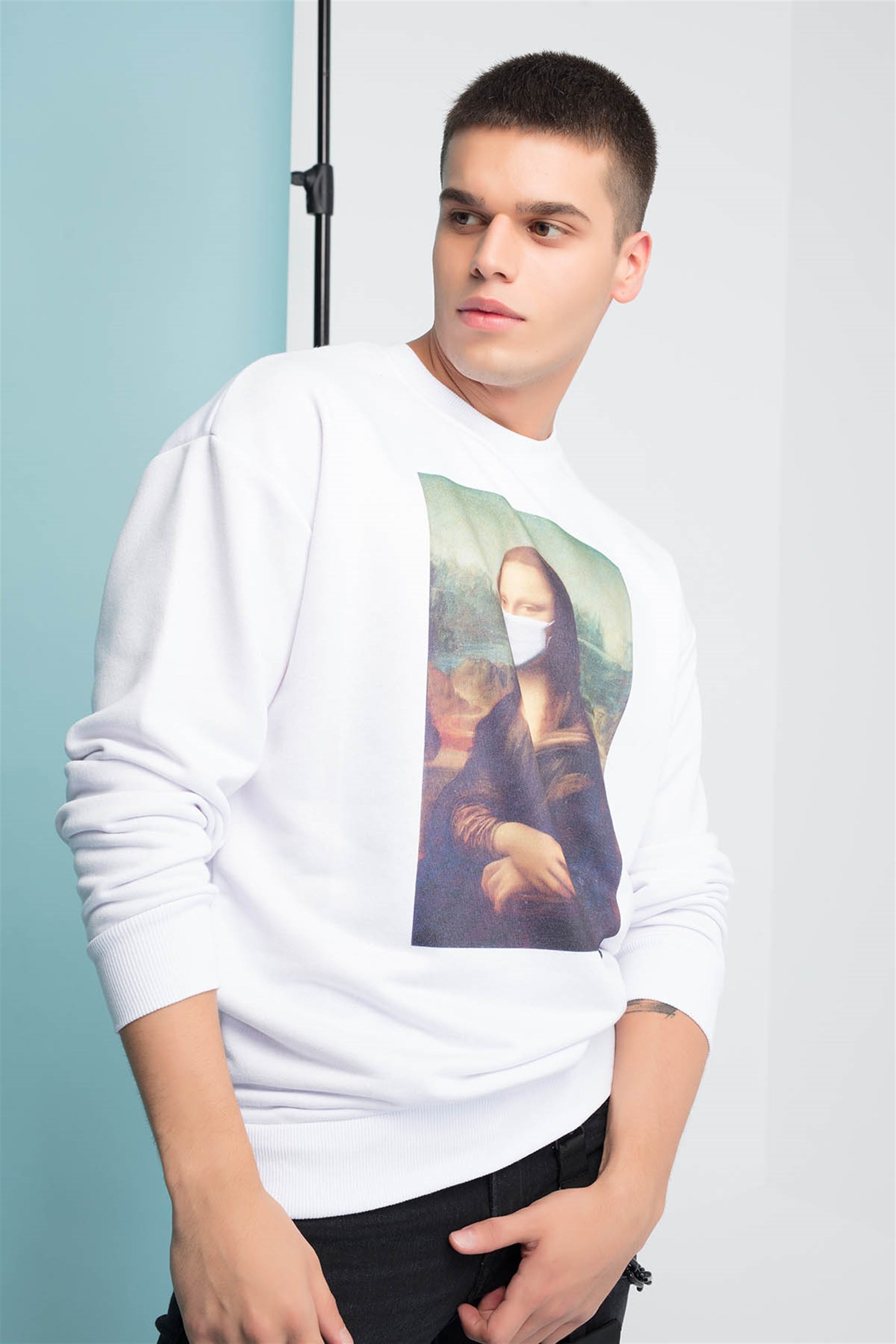 Trendiz Mona Lisa Mask Yuvarlak Yaka Sweatshirt Beyaz 111119