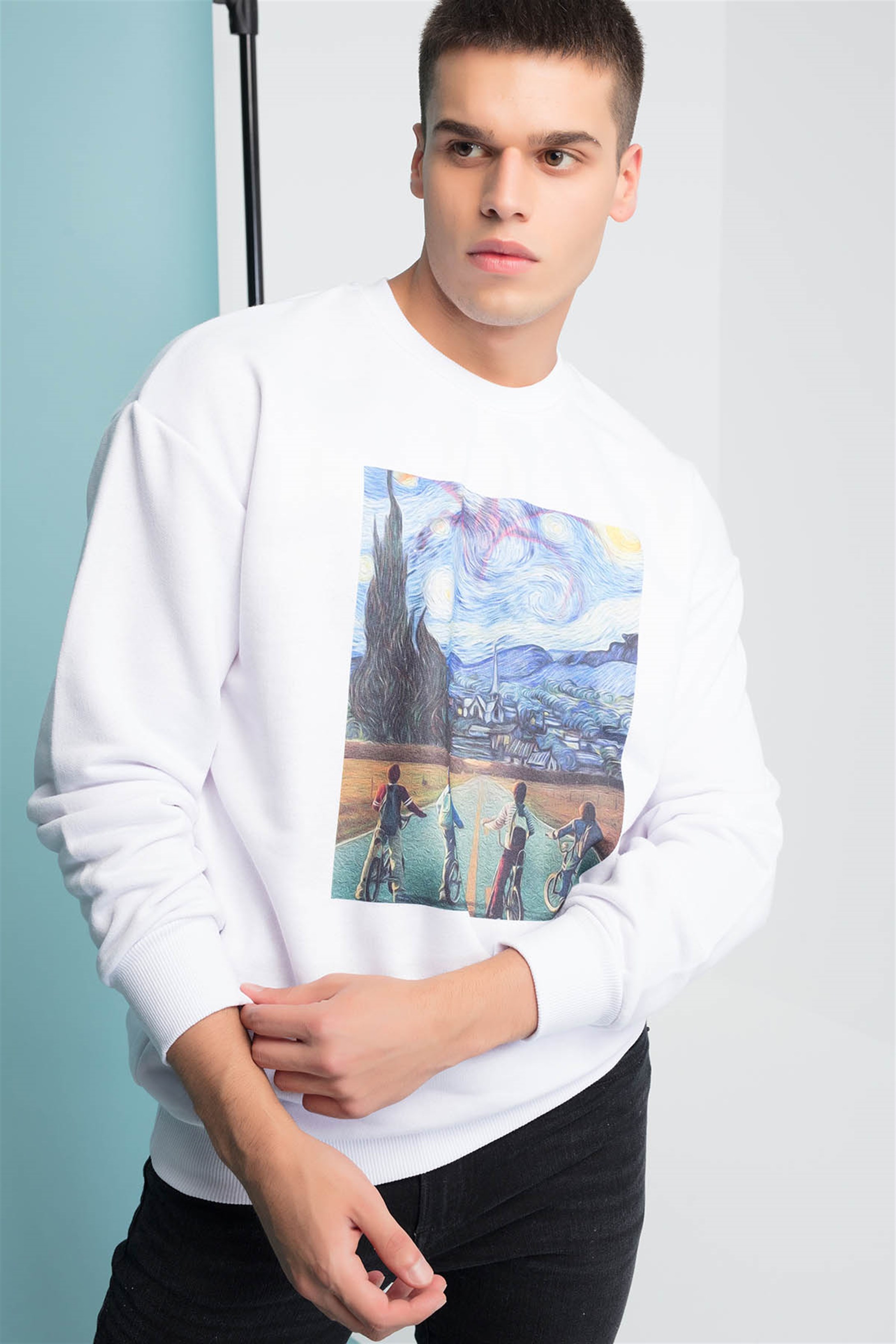 Trendiz Stranger Gogh Yuvarlak Yaka Sweatshirt Beyaz 111139