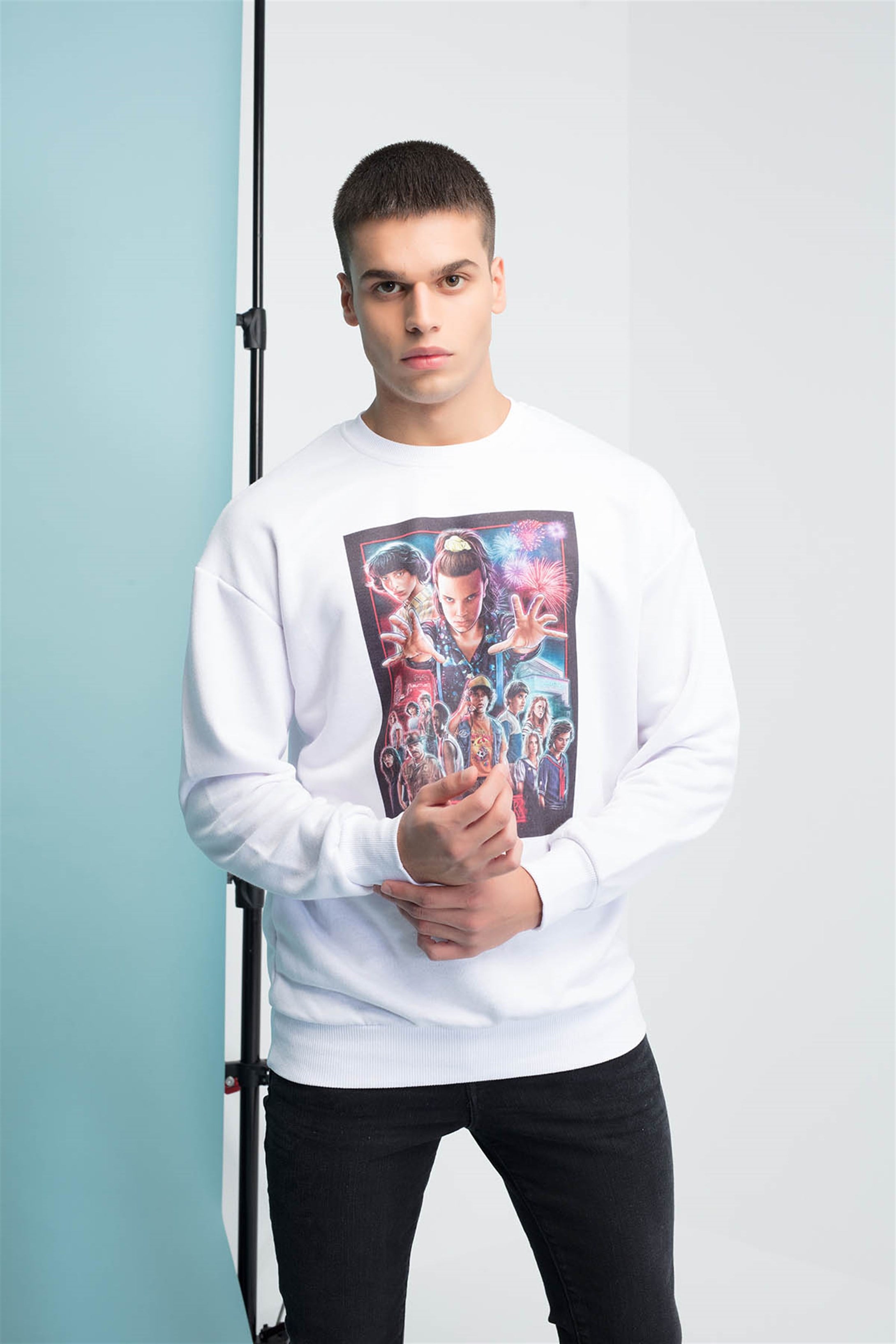 Trendiz Stranger Things Yuvarlak Yaka Sweatshirt Beyaz 111104