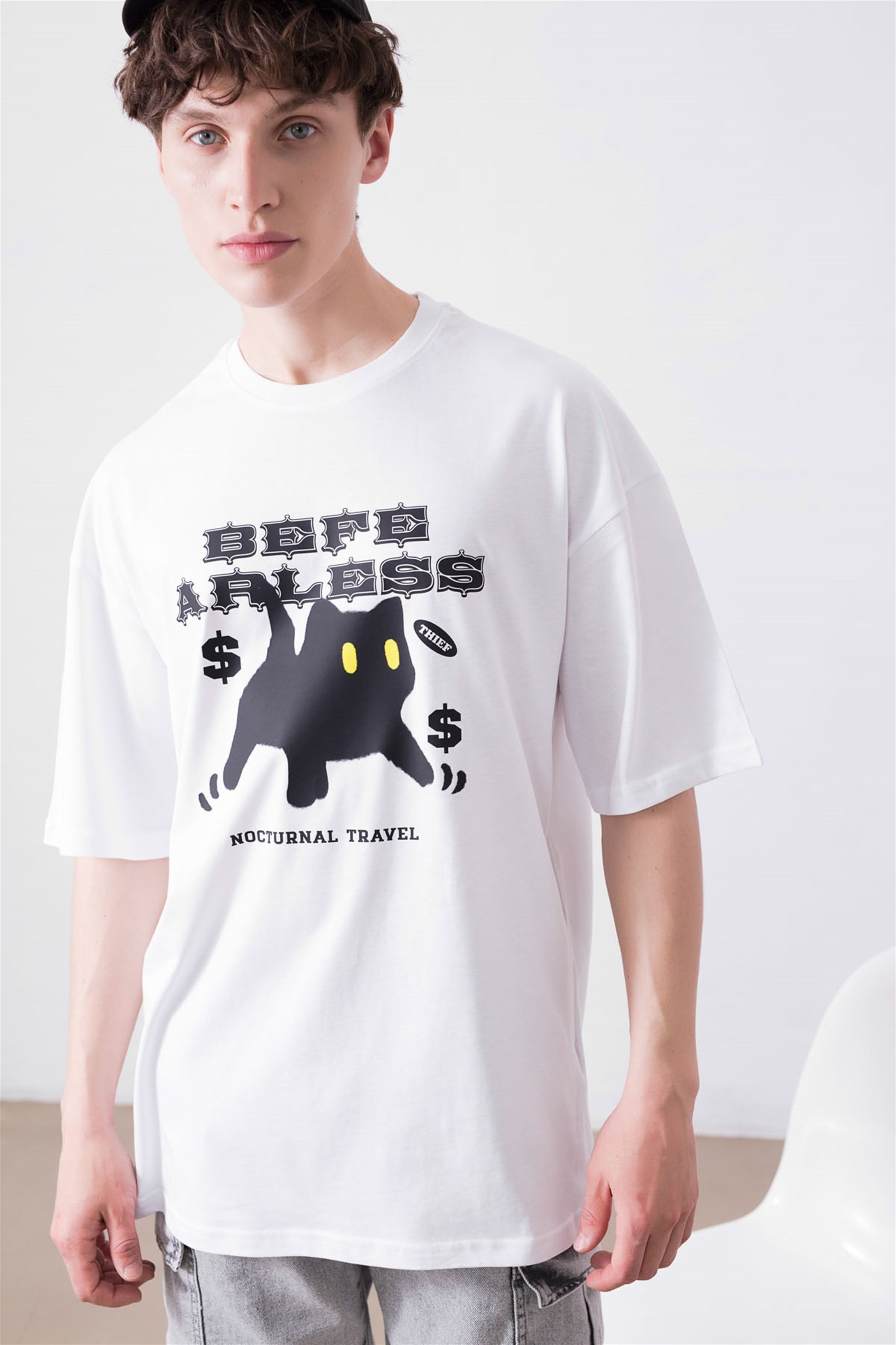 Trendiz Unisex Befearless Cat Beyaz Tshirt