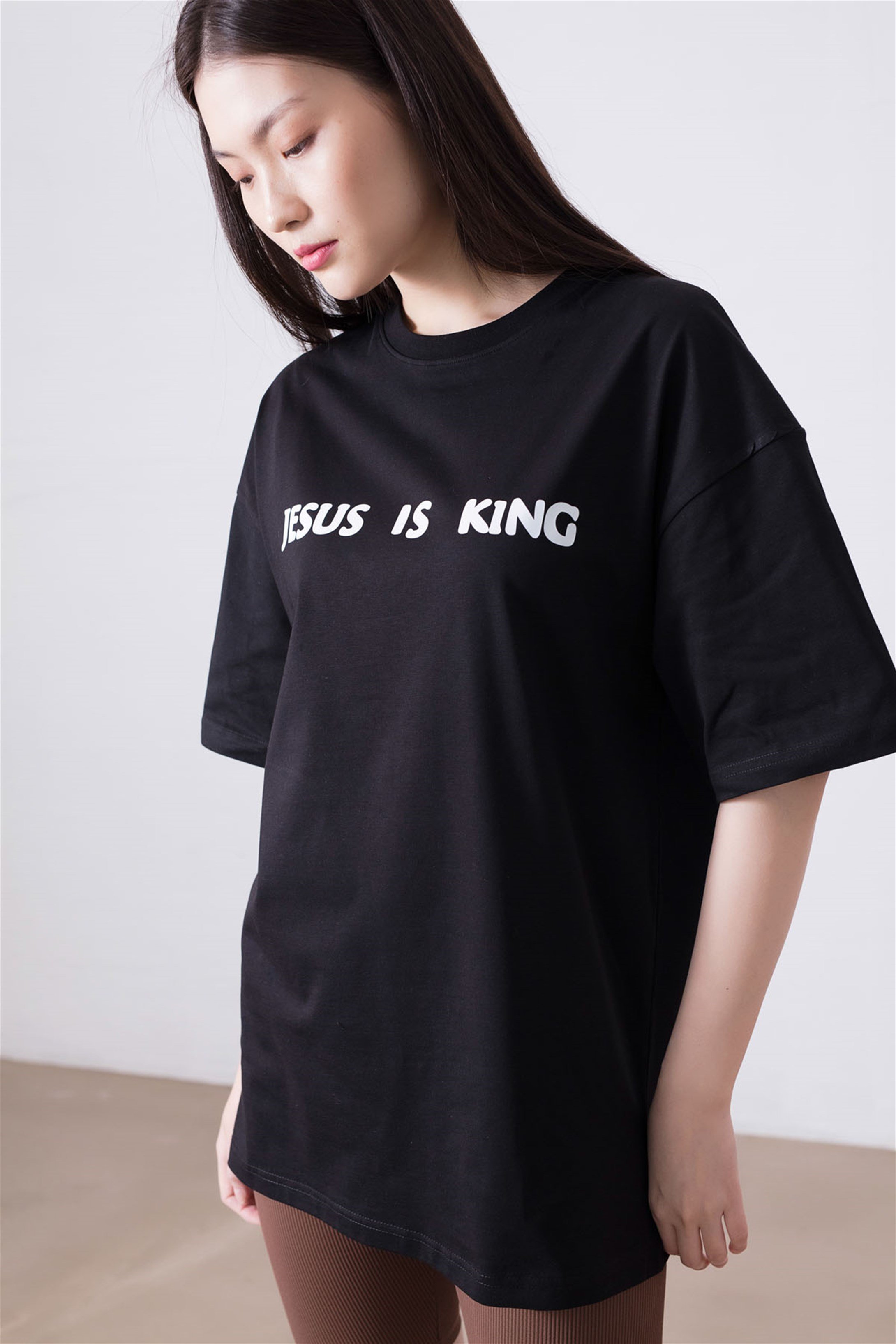 Trendiz Unisex Jesus is King Siyah Tshirt Trendiz
