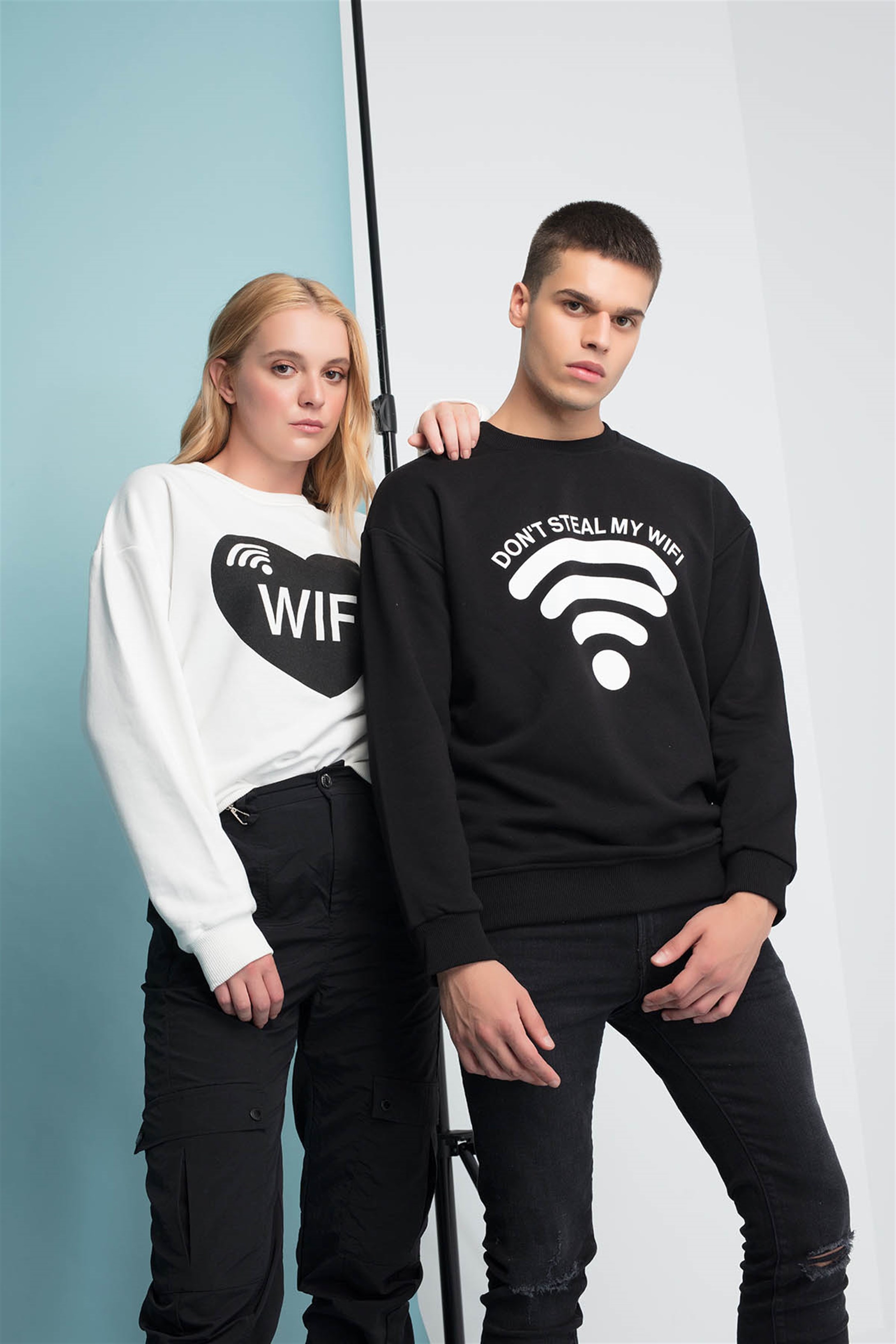 Trendiz Wifi Couple Yuvarlak Yaka Sweatshirt Siyah Beyaz 121101