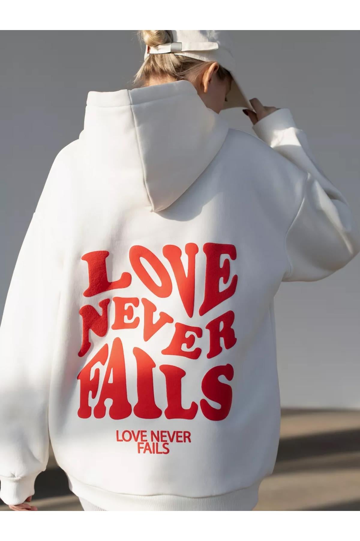 Unisex Love Never Fails Sweatshirt Beyaz