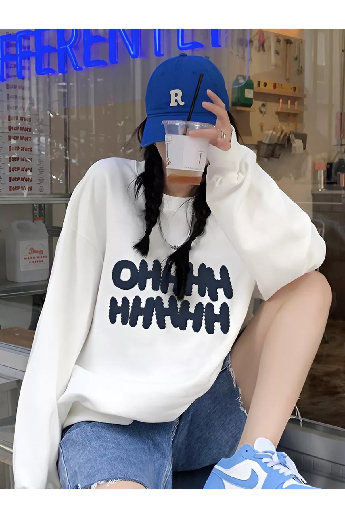 Unisex Ohhhh Bisiklet Yaka Sweatshirt Beyaz