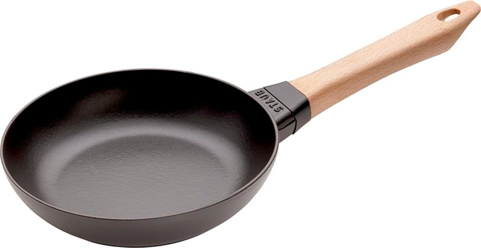 Staub 20cm Ahşap Tutacaklı Demir Döküm Kızartma Tavası - 405119500