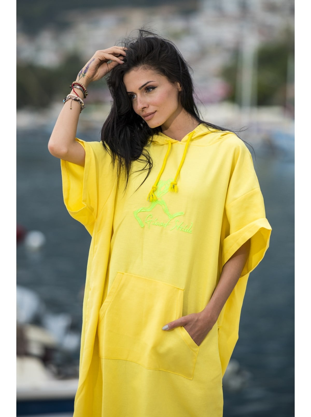 GIANT STRIDE PESHPONCHO YELLOW