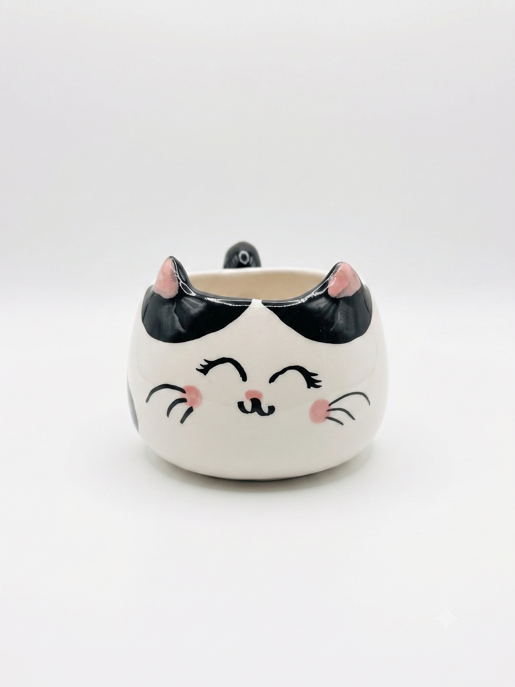 Siyah Kulaklı Kedi Kupa 3D Kabartmalı El Yapımı Krem Parlak  - El İşçiliği 3D Hediyelik