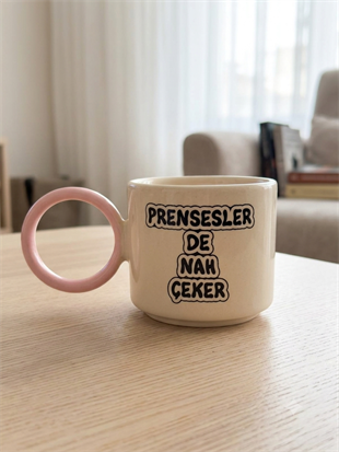 Prensesler De Nah Çeker! El Yapımı Krem Parlak O Kupa (Pembe Kulp) - Hediye Seramik Kupa