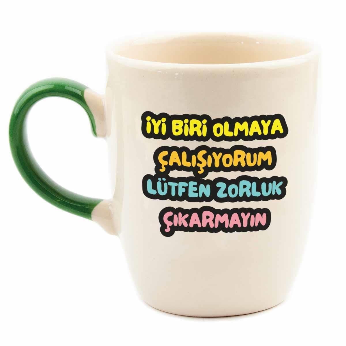 İyi Biri Olmaya Çalışıyorum Lütfen Zorluk Çıkarmayın Renkli Kulp Krem Parlak Oval Kupa - Hediye Seramik Kupa