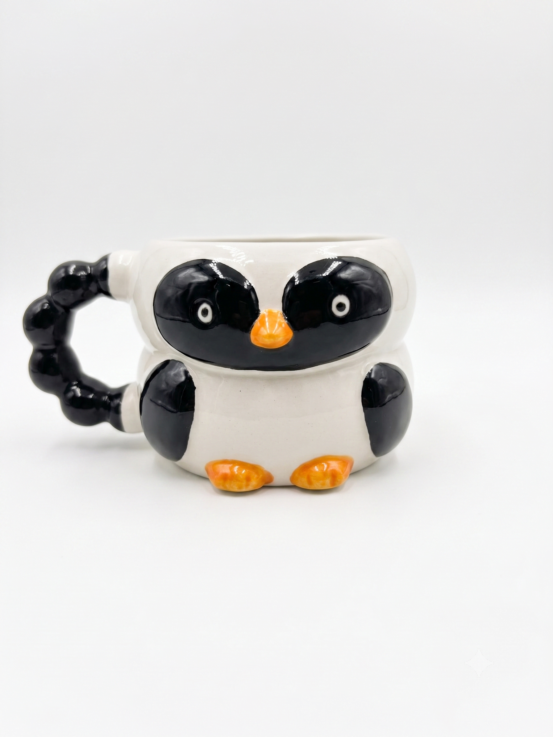 Penguen Harmoni 3D Kupa Kabartmalı El Yapımı Krem Parlak Kupa - El İşçiliği 3D Hediyelik Kupa