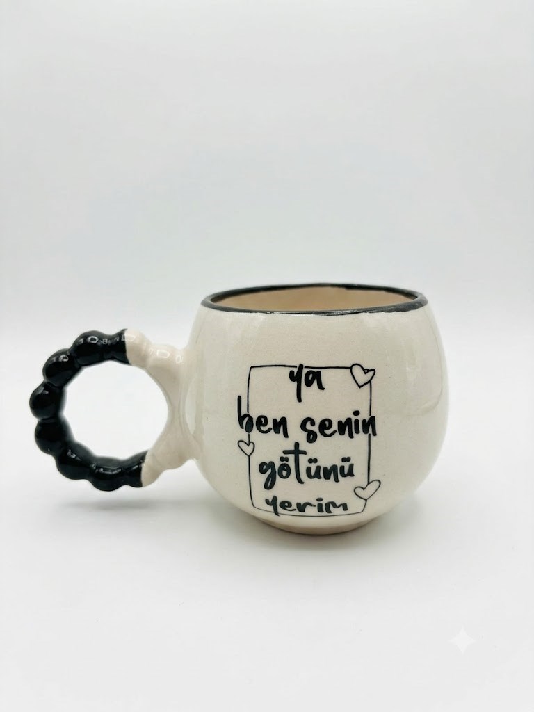 Ya Ben Senin Götünü Yerim El Yapımı Krem Parlak Puf Kupa - El İşçiliği Hediyelik Kupa Bardak Mug