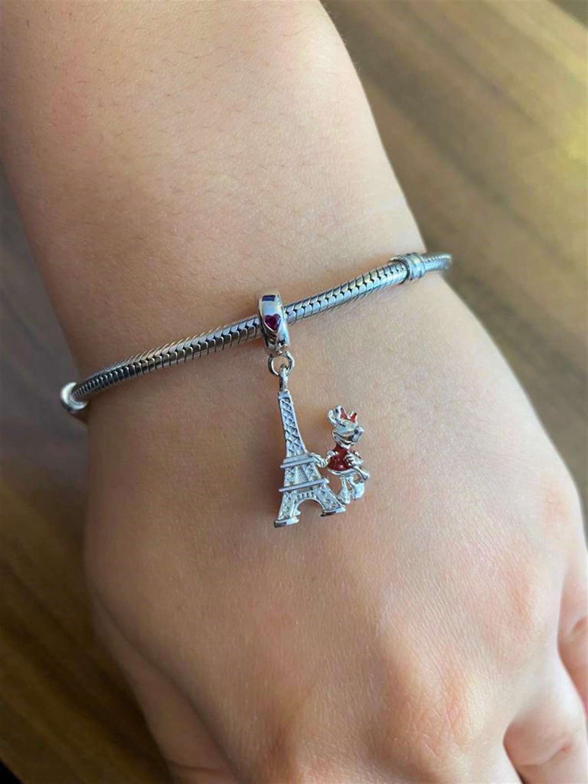 Bayan Minnie Mouse ve Eyfel Kulesi Model Charm