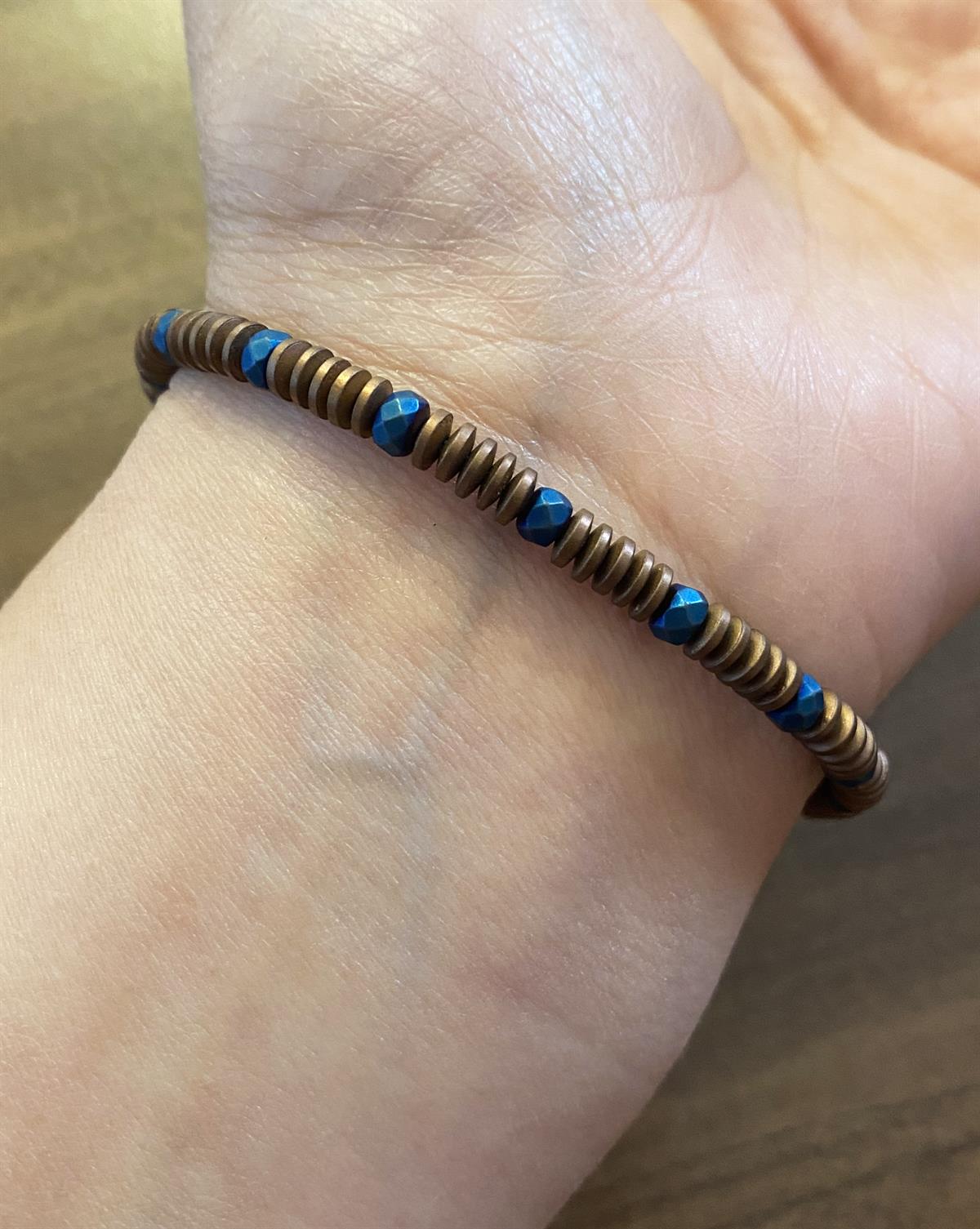 Erkek Çapa ve Pusula Model Çift Taraflı İki Renkli  Doğaltaş Boncuk Bileklik 