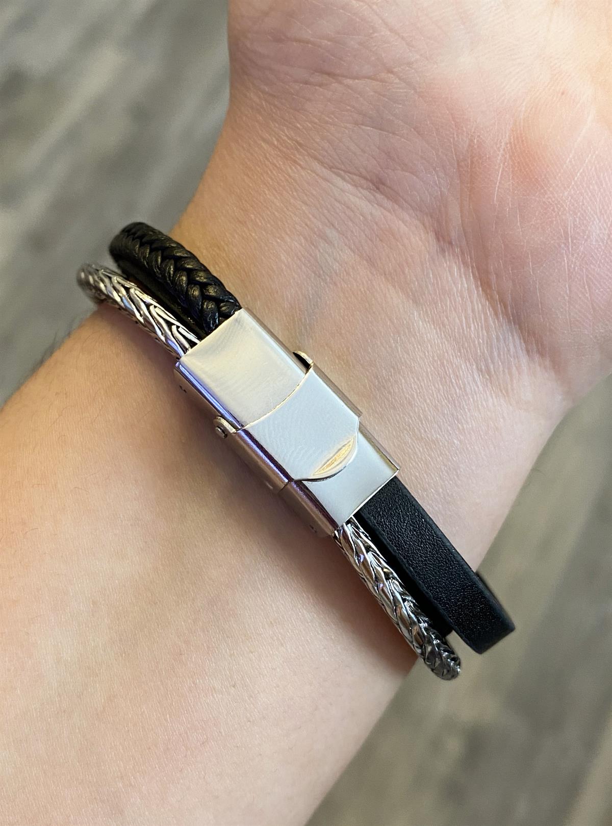 Erkek Figür Detay Üçlü Deri Bileklik