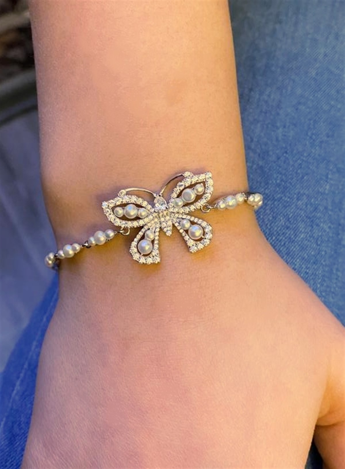 Gümüş İthal Ve Kararma Yapmaz Swarovski Taş İnci Detay Kelebek Model Bileklik