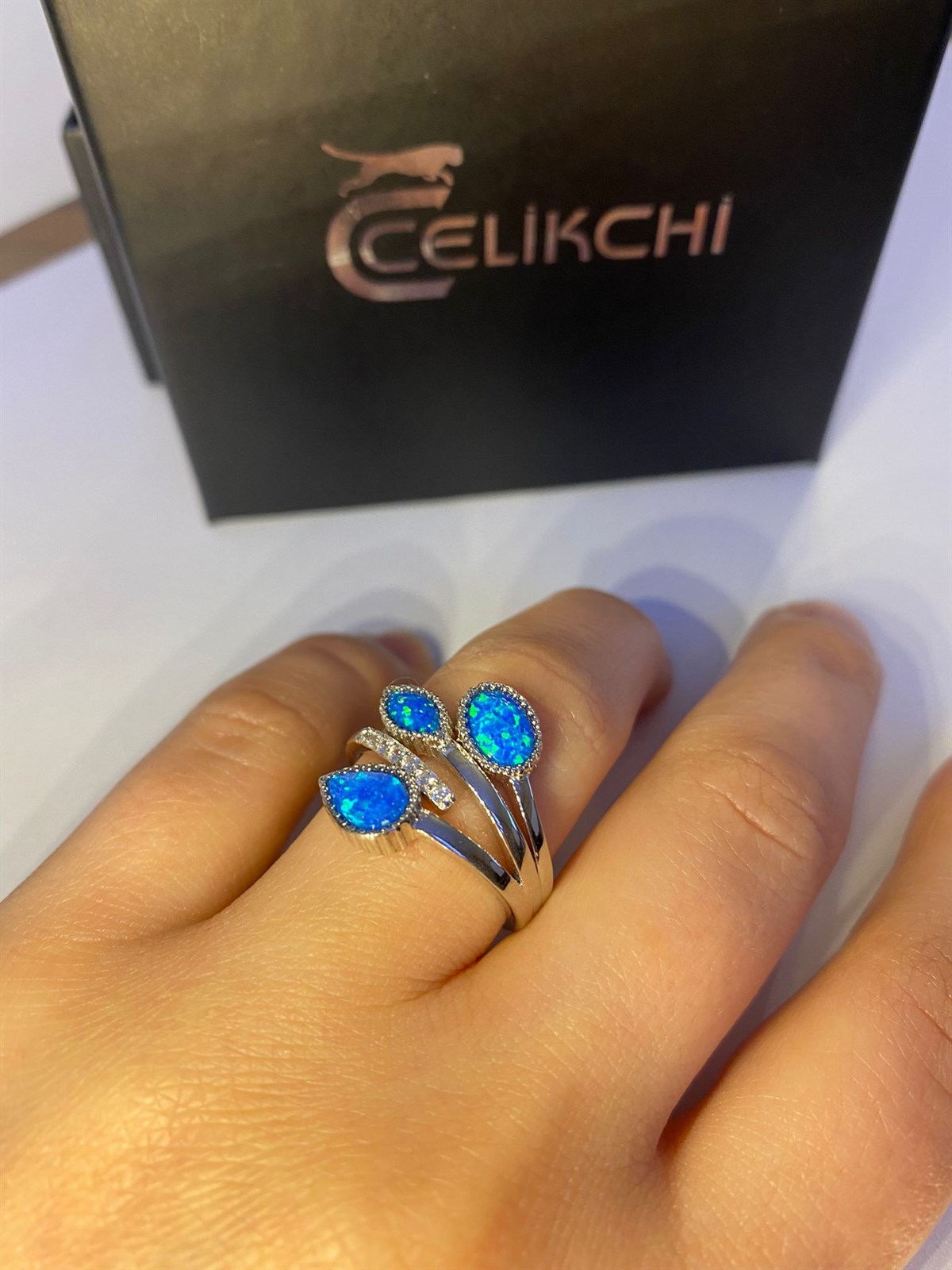 Gümüş İthal Ve Kararma Yapmaz Swarovski Taş Yaprak Model Opal Yüzük