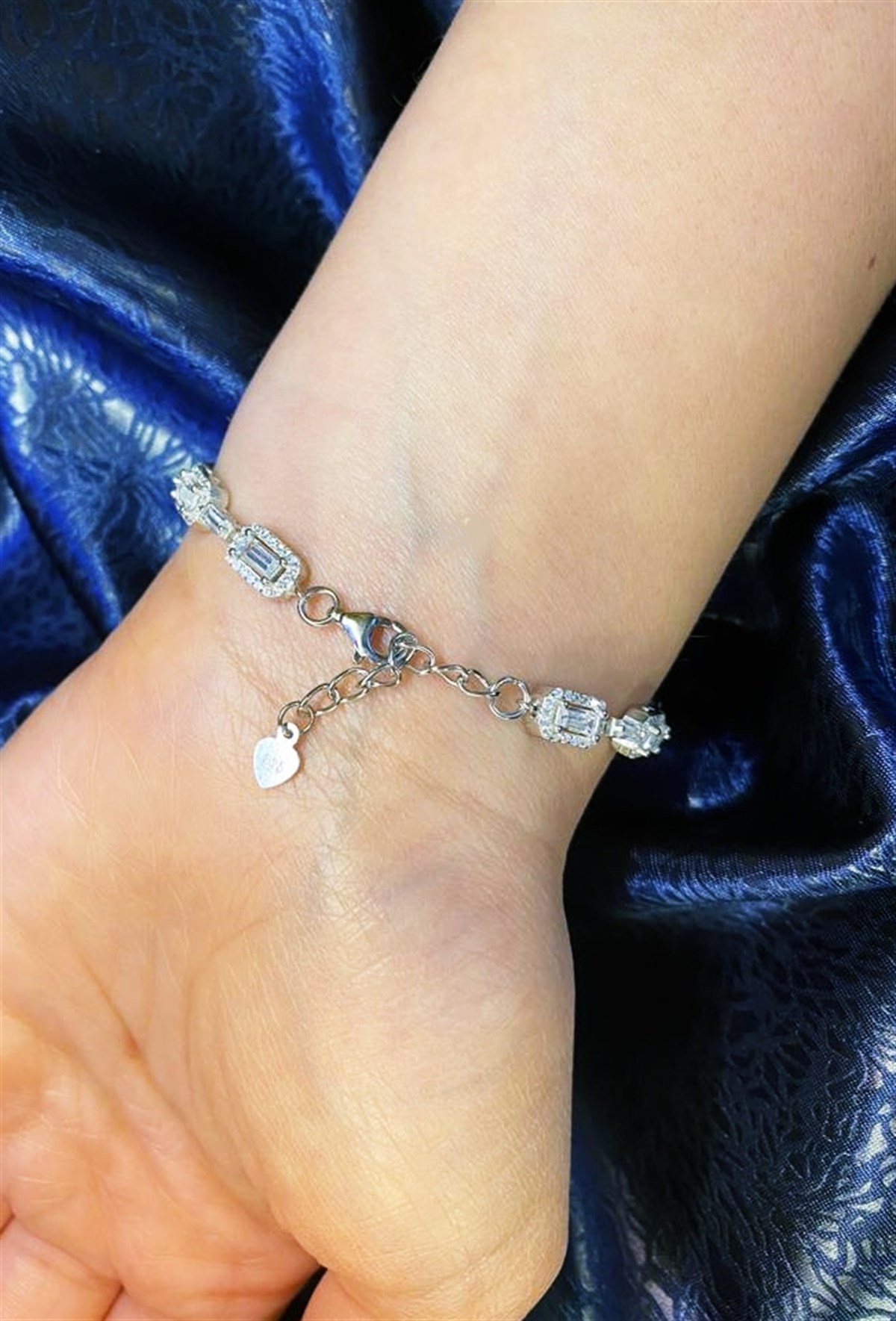 Gümüş İthal Ve Kararma Yapmaz Swarovski Taş Baget Künye Bileklik
