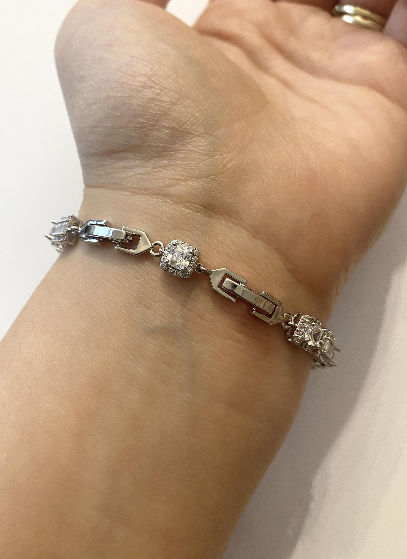 Kadın Baget Taş Detay Şık Çelik Bileklik