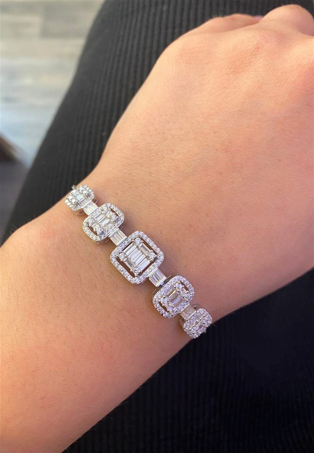 Kadın Baget Taş Detay Şık Gümüş Bileklik