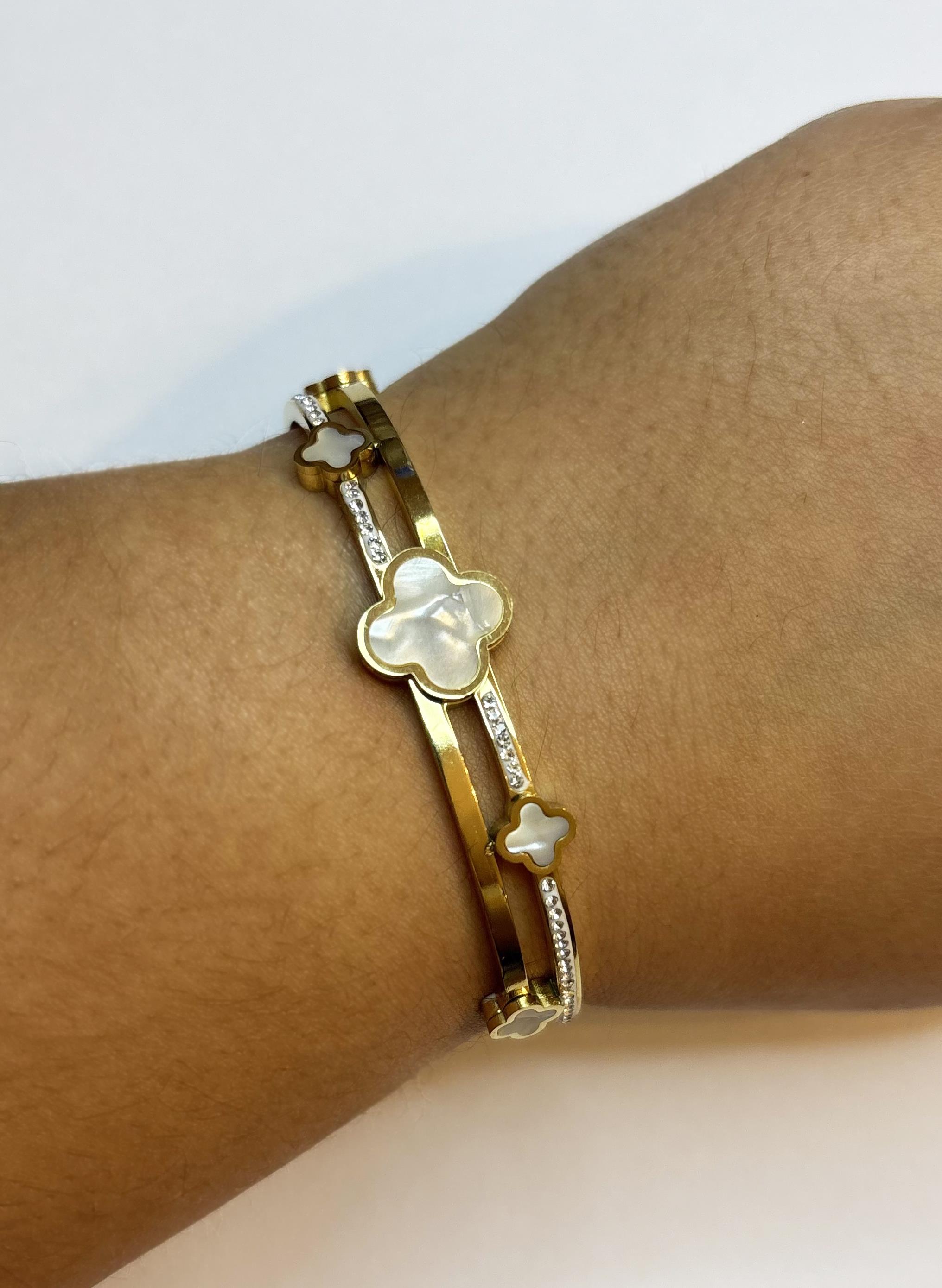 Kadın Beyaz Yonca ve Taş Model Çelik Bilezik