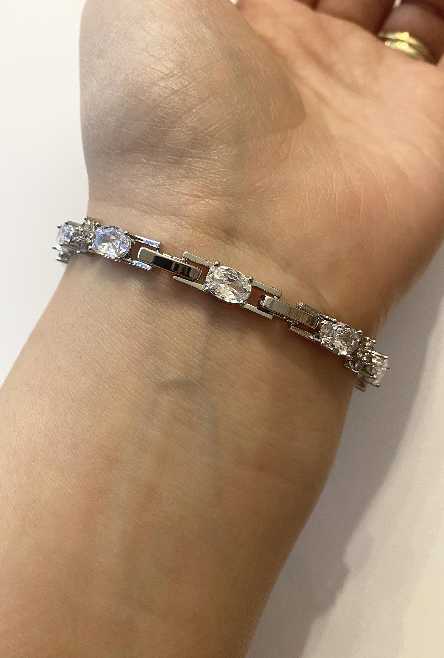 Kadın Çiçek Detay Oval Taş Çelik Bileklik