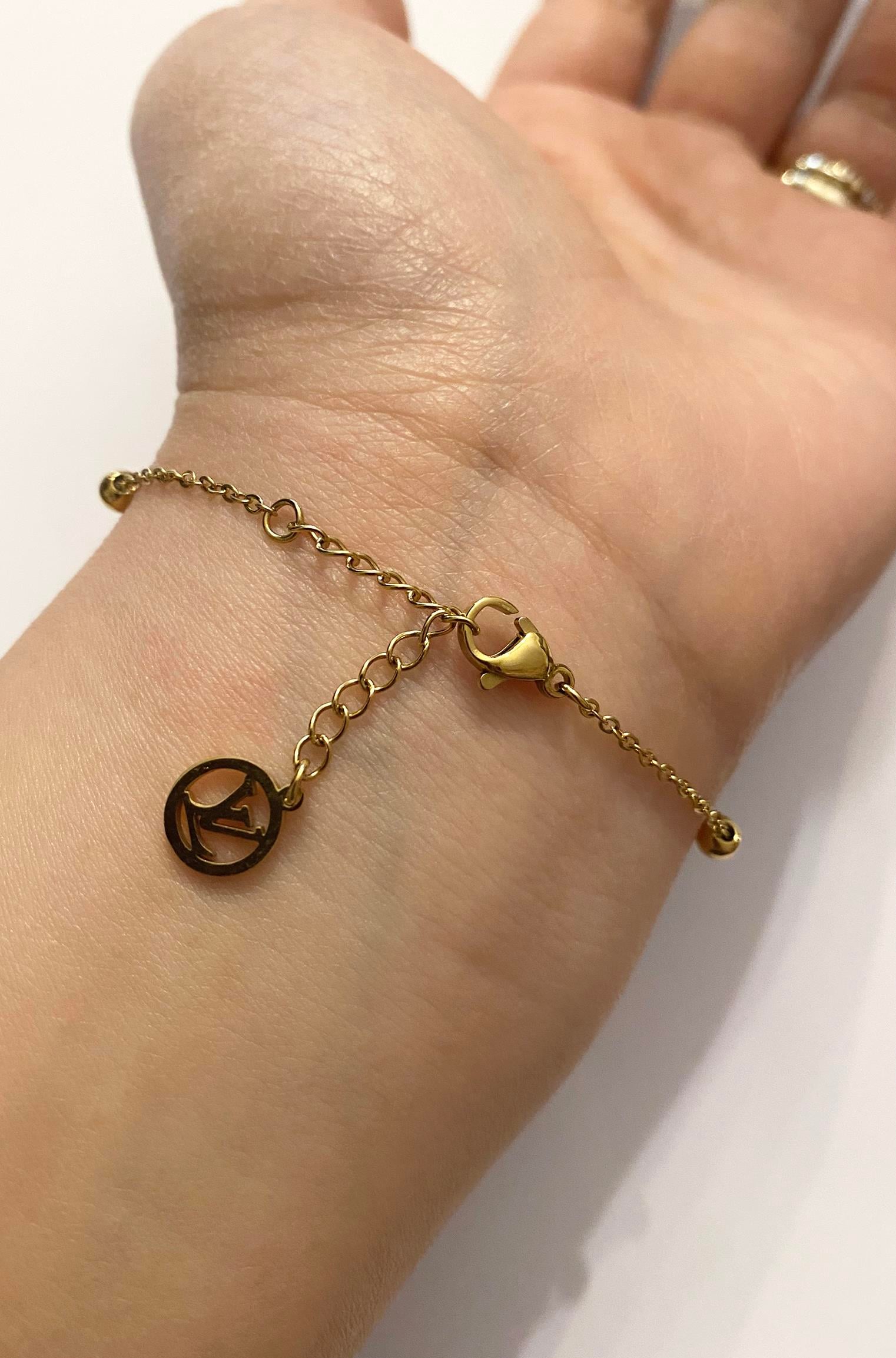 Kadın Çiçek ve Sembol Detay Çelik Bileklik