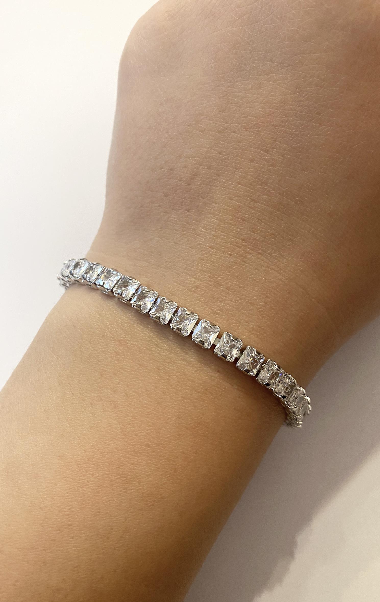 Kadın Dikdörtgen Taş Su Yolu Model Çelik Bileklik