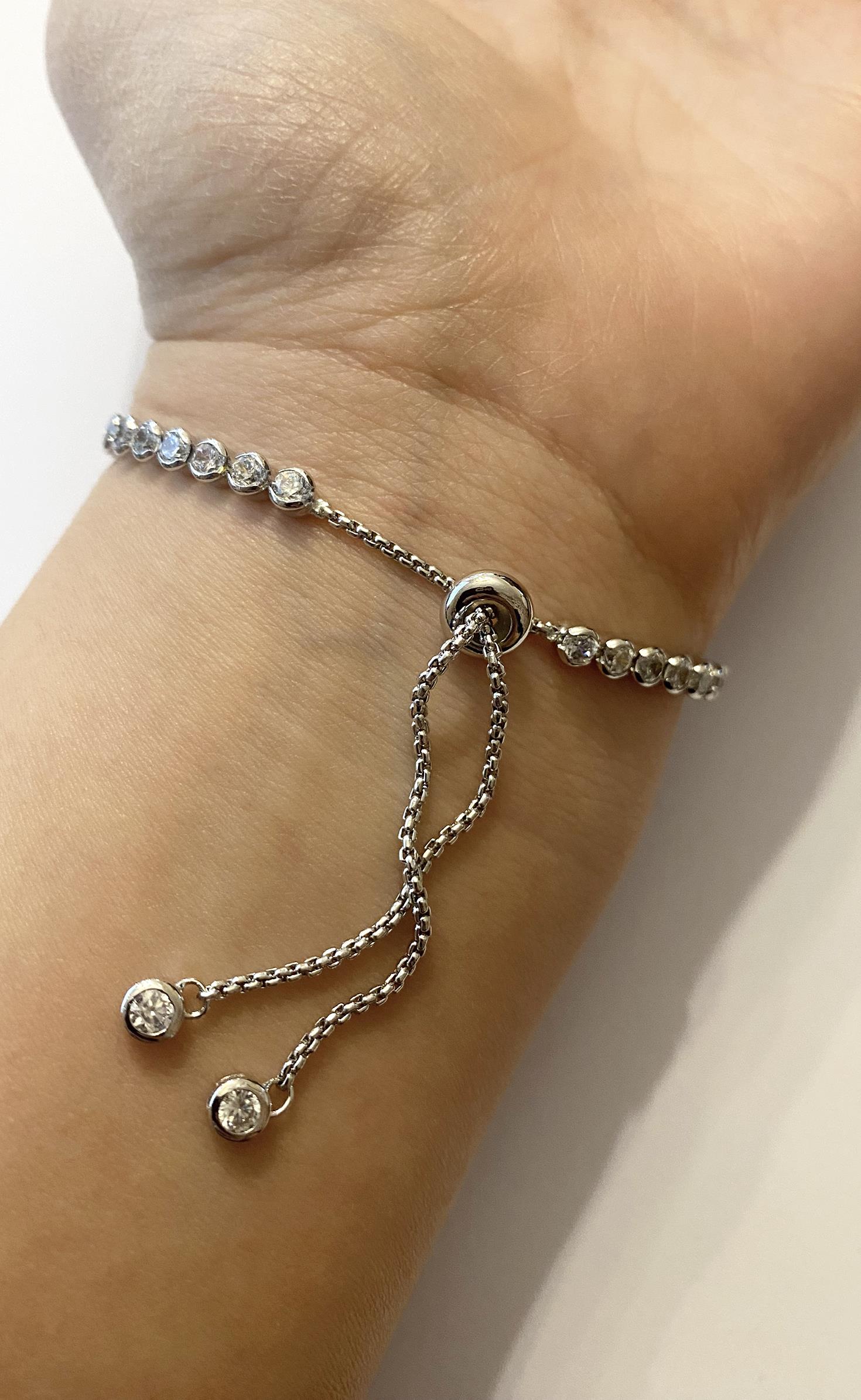 Kadın Fatma Ana Eli Detay Su Yolu Model Ayarlanabilir Çelik Bileklik