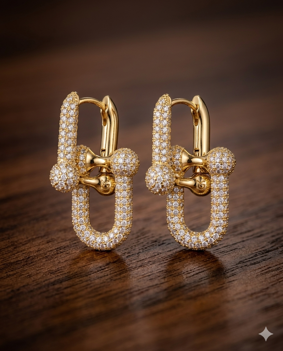 Kadın Full Taşlı Gold Renk Birbirine Geçmeli Çelik Küpe
