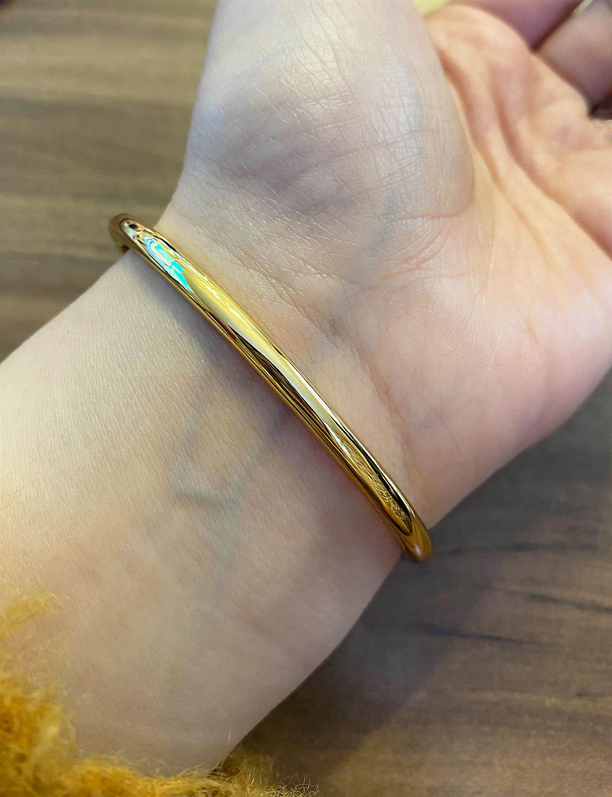 Kadın Gold Renk Taşlı Zikzak Model Çelik Bilezik 