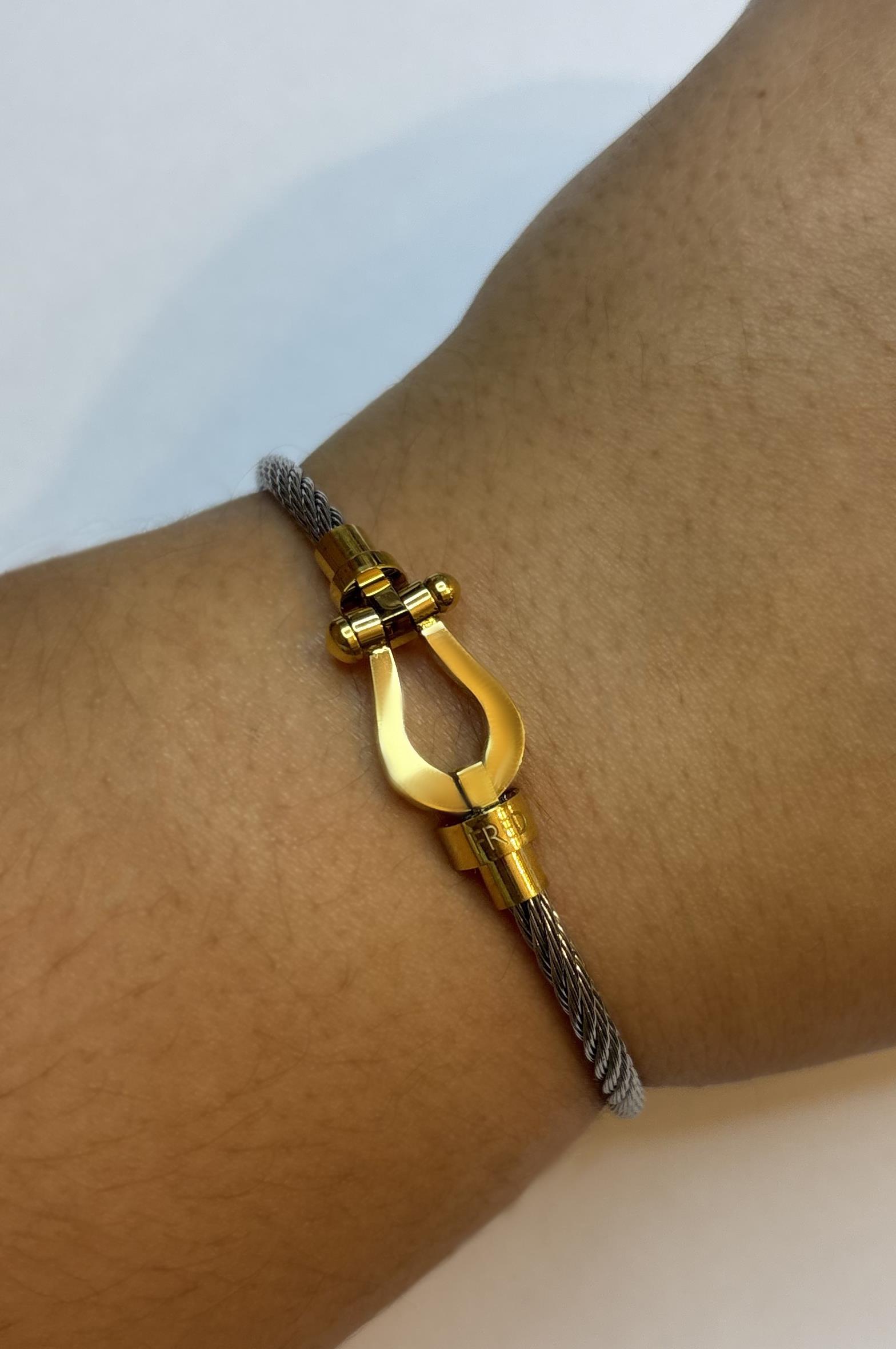 Kadın Gold Renk Toka Detay İnce Çelik Bileklik