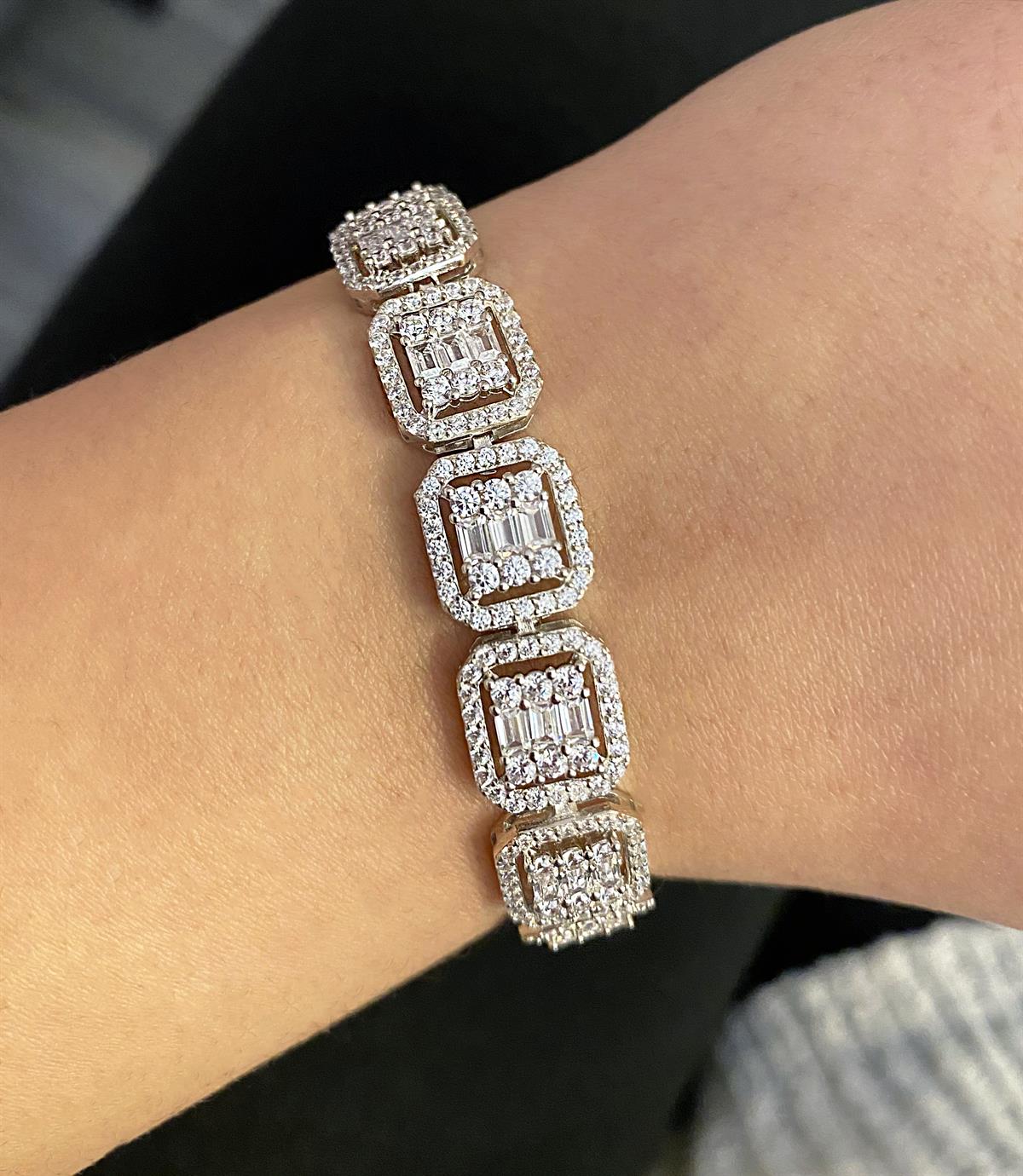 Kadın Gösterişli Gümüş Bileklik