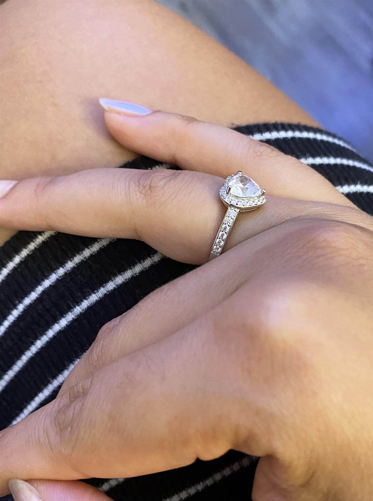 Kadın Kalp Model Taşlı Gümüş Yüzük