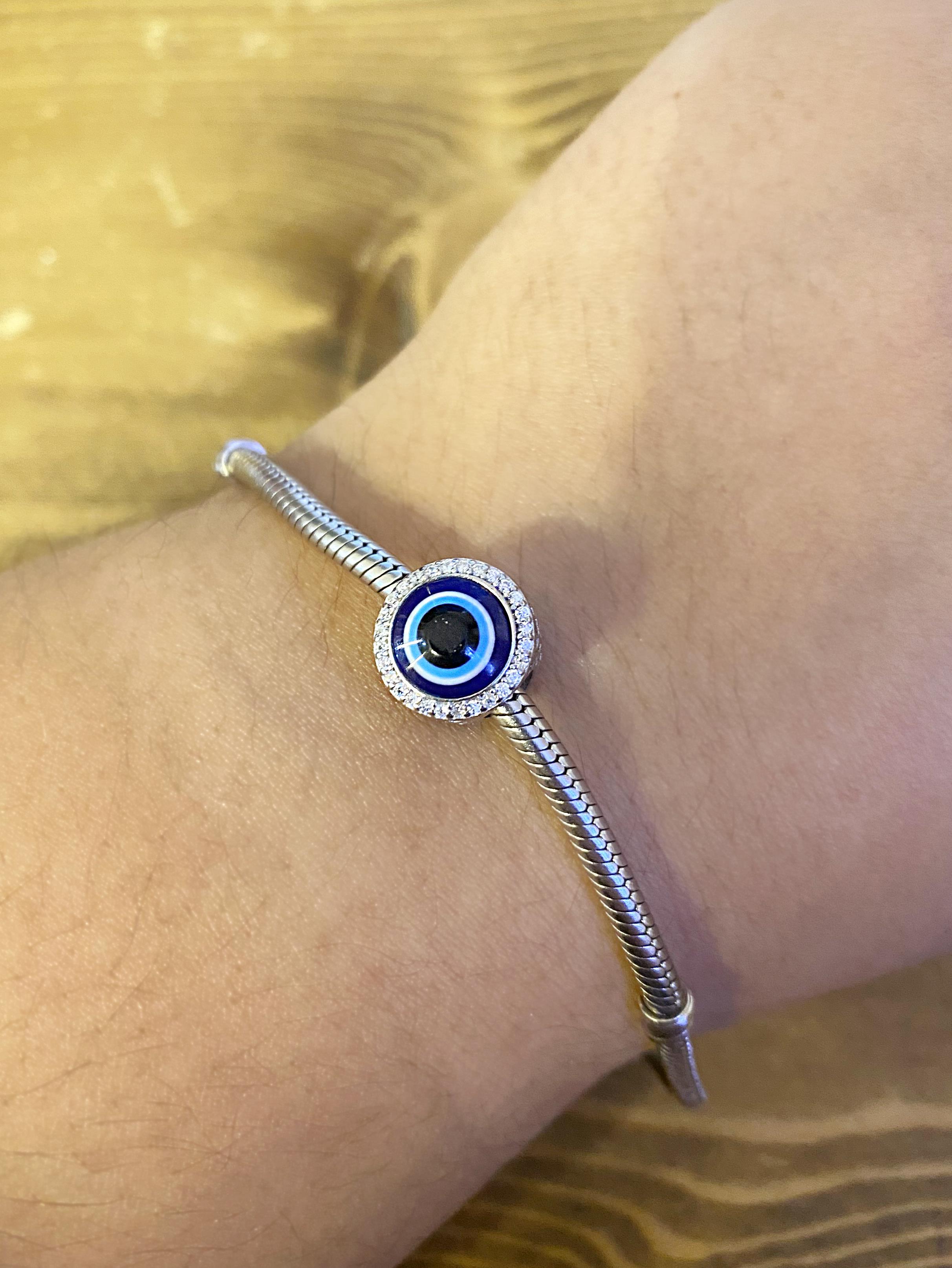Kadın Mavi Göz Model Çevresi Taşlı Gümüş Charm