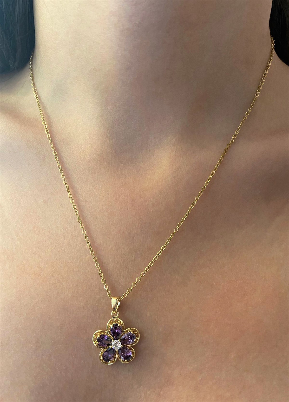 Kadın Mor Renk Çiçek Model Çelik Kolye