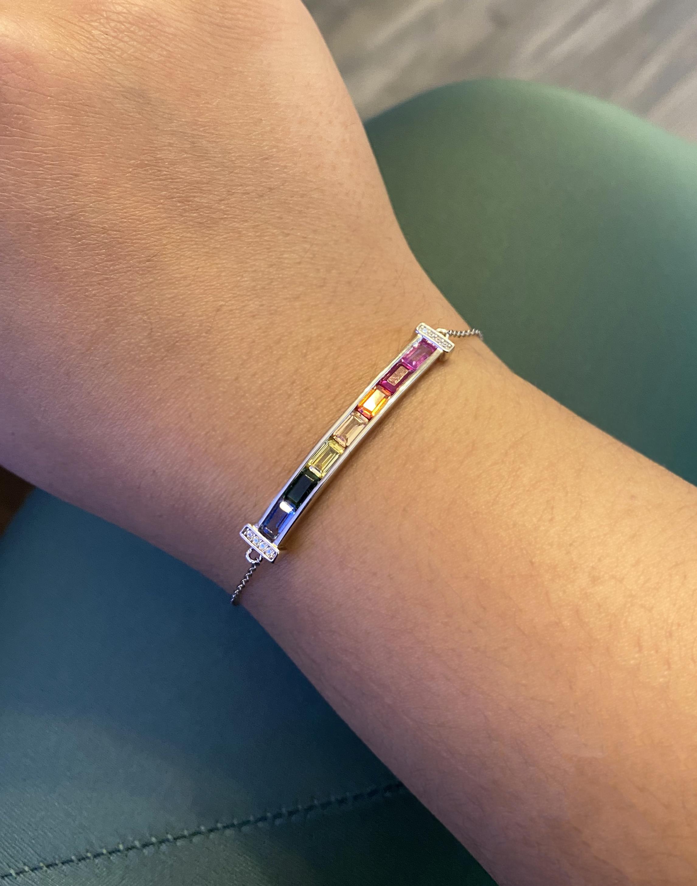 Kadın Renkli Taşlı Model Gümüş Bileklik