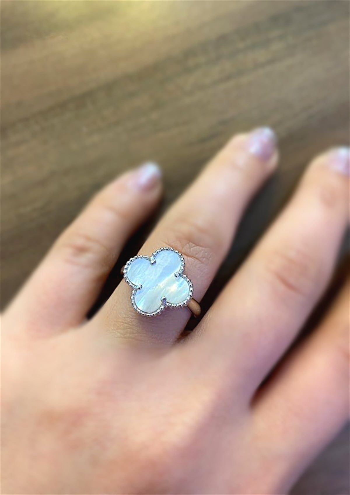 Kadın Sedef Taşlı Yonca Model Gümüş Yüzük