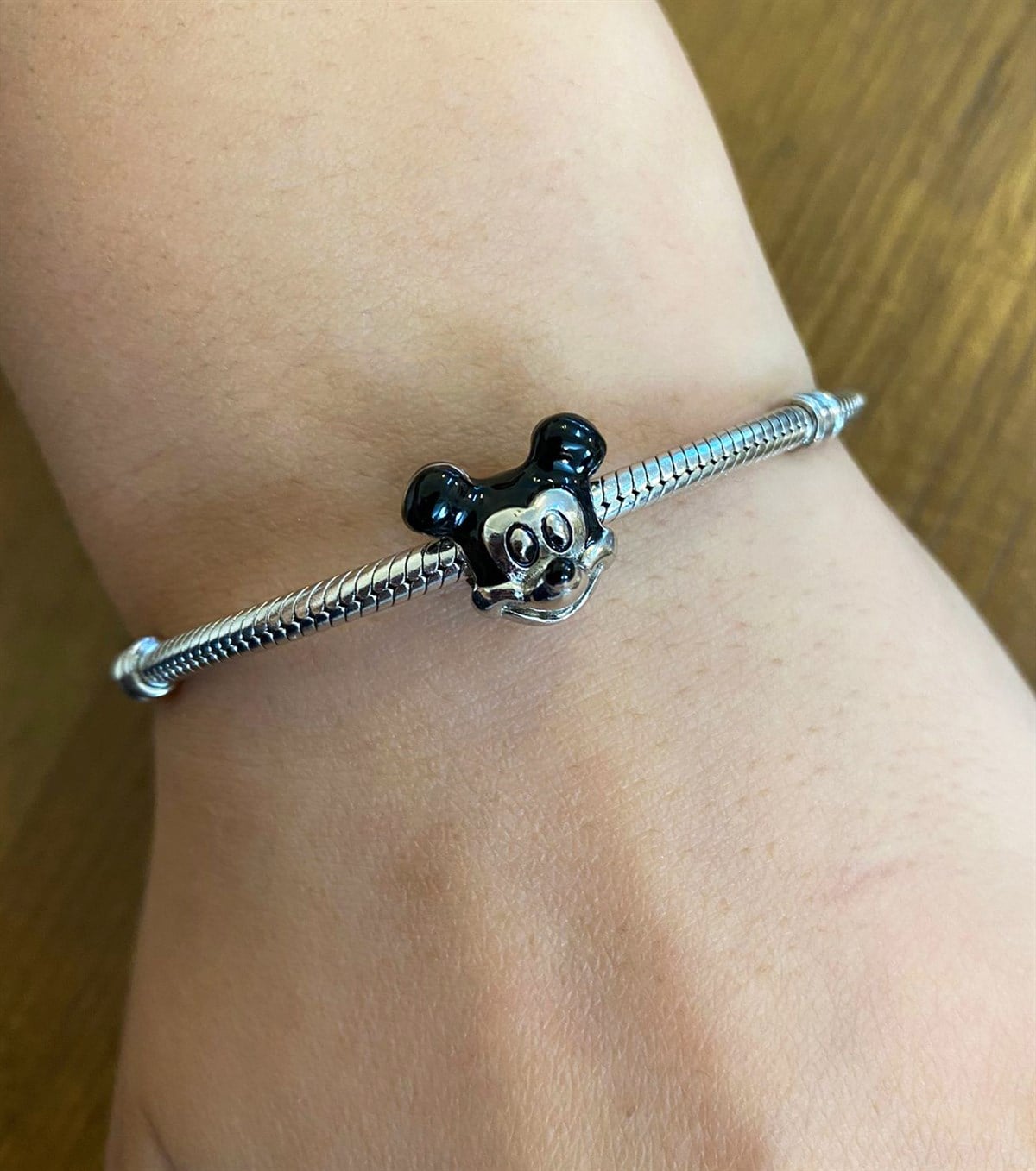Kadın Siyah Mickey Mouse Karakterli Gümüş Charm