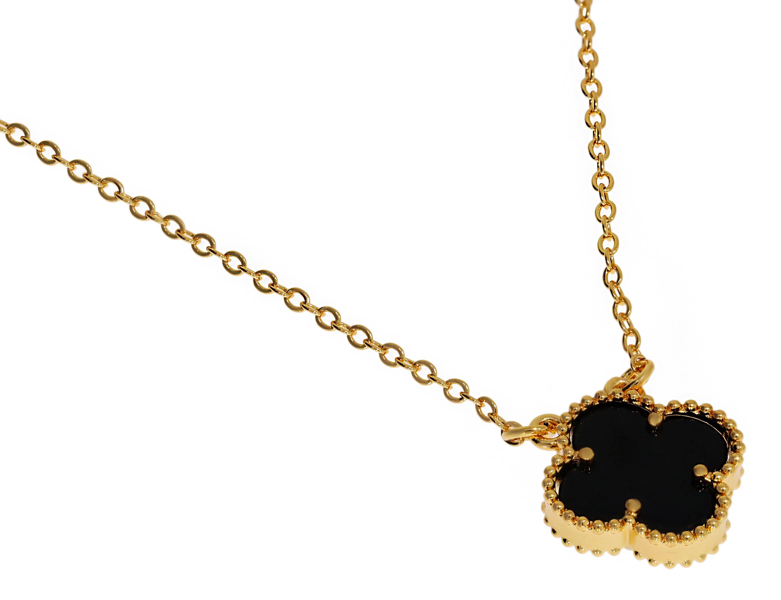 Kadın Siyah Renk Yonca Model Çelik Kolye