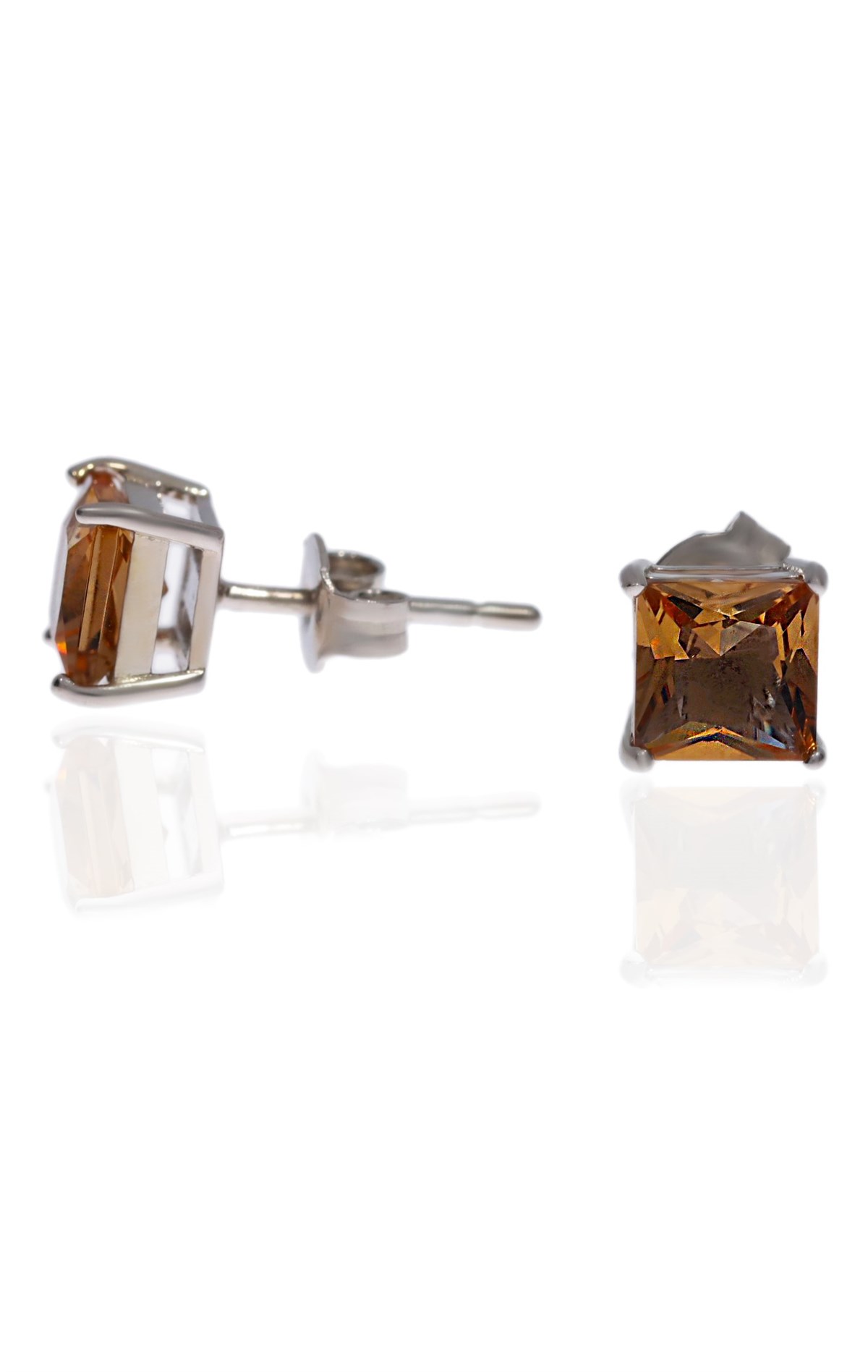 Kadın Sultanit Taşlı Kare Model Nokta Küpe