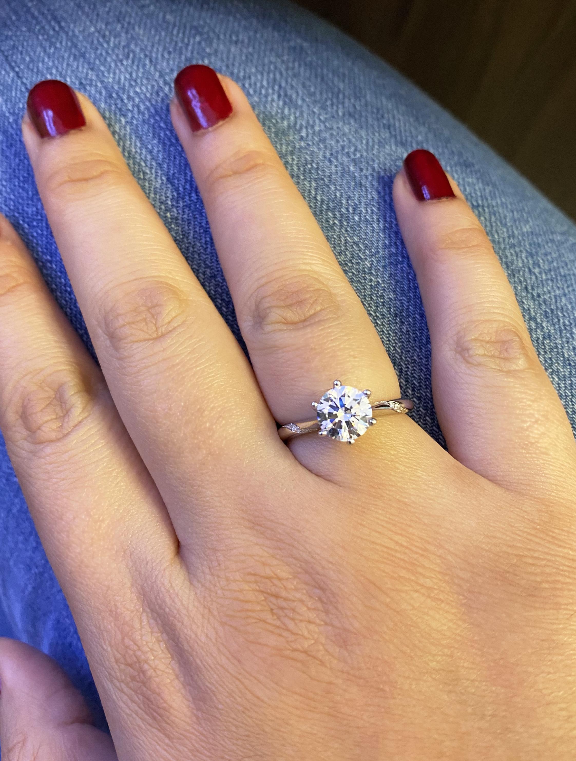 Kadın Tek Taş Yanları Taş Detay Gümüş Yüzük