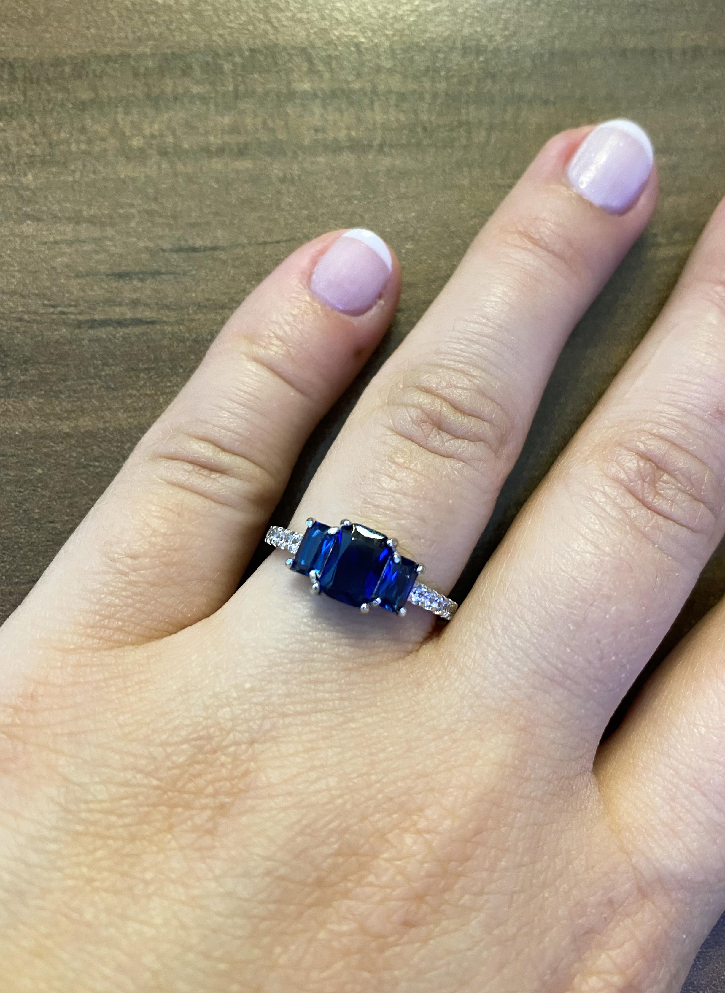 Kadın Üçlü Mavi Taş Model Gümüş Yüzük