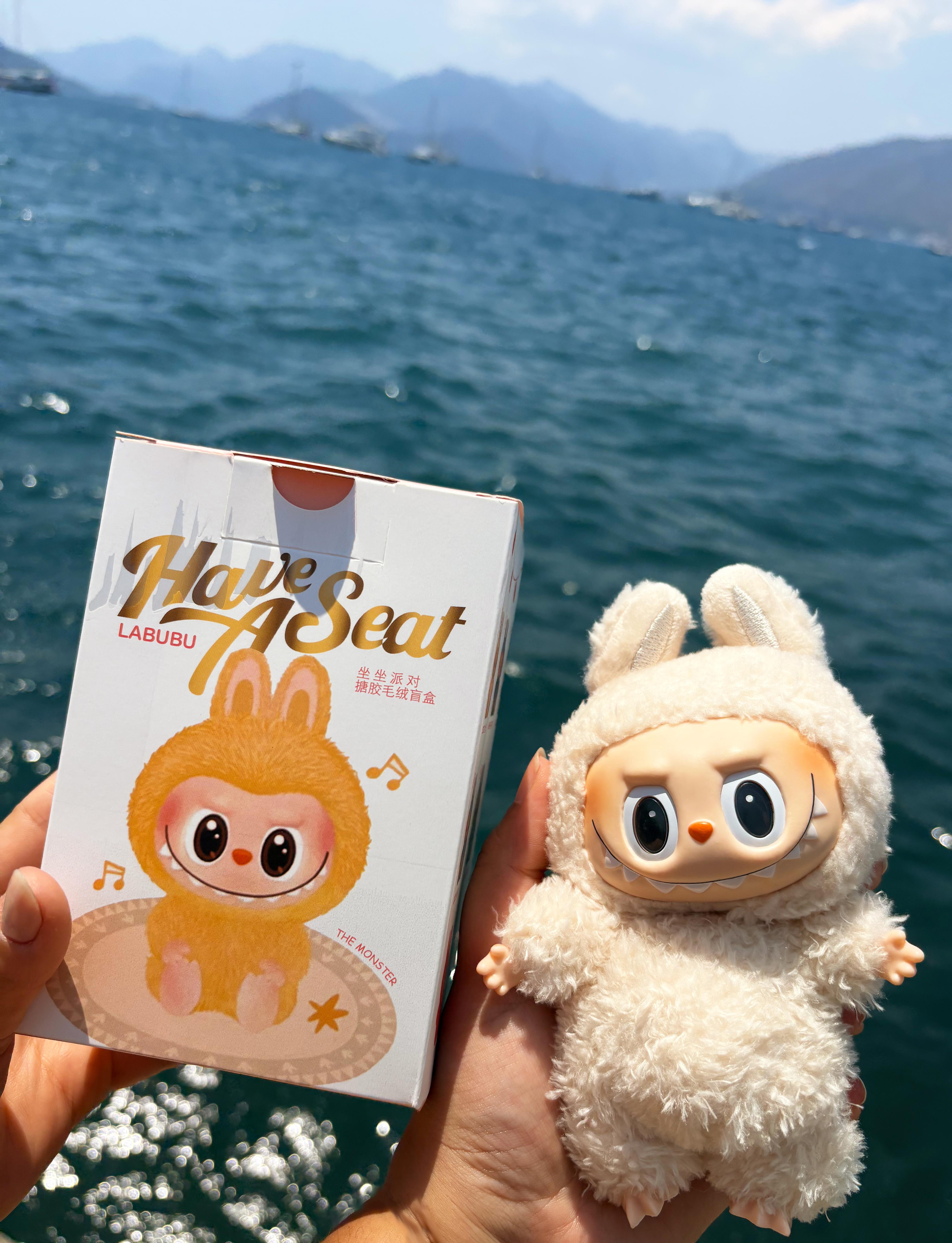 LABUBU The Monster 1. Nesil Sürpriz Paket Figürlü Anahtarlık