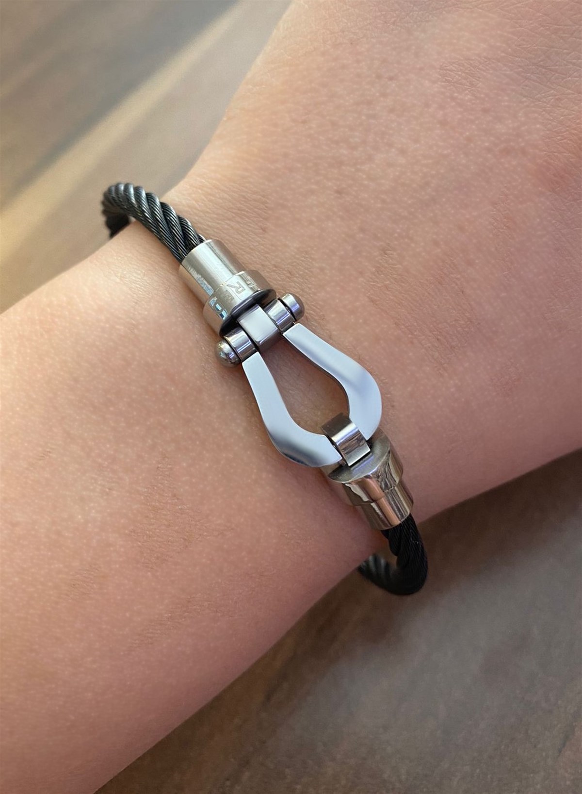 Unisex Siyah Silver Renk Toka Detaylı Çelik Bileklik
