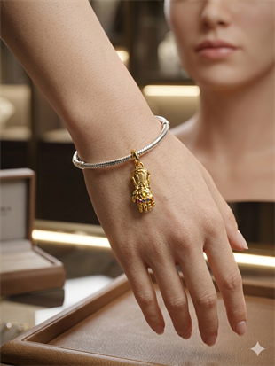  Gümüş Marvel The Avengers Infinity Gauntlet Sallantılı Charm