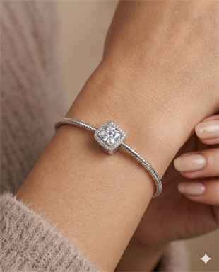 Bayan Kare Model Taşlı Gümüş Charm