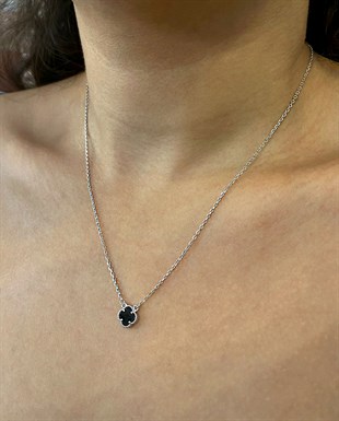 Bayan Siyah Renk Tekli Yonca Model Gümüş Kolye