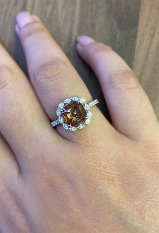 Bayan Sultanit Taş Detay Gümüş Yüzük 