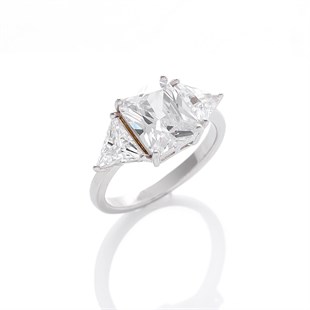 Bayan Üçgen Detay Gümüş Yüzük